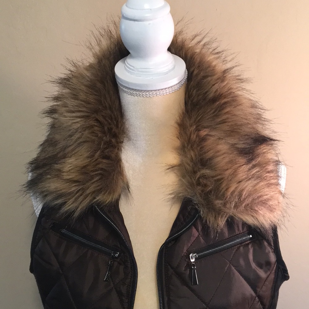 Casual Identity Faux Fur Collar Vest - Picture 7 of 8